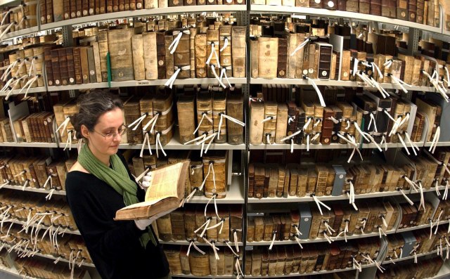 Screen addiction has killed the bookworm