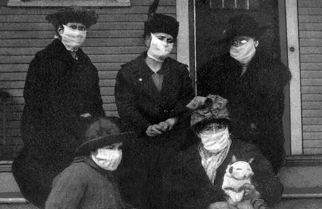 Women wearing face masks during the 1918 Spanish Flu