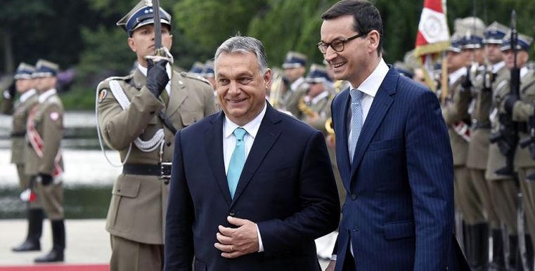 Viktor Orbán (L) and Mateusz Morawiecki (R) believe they can extract more concessions from the EU