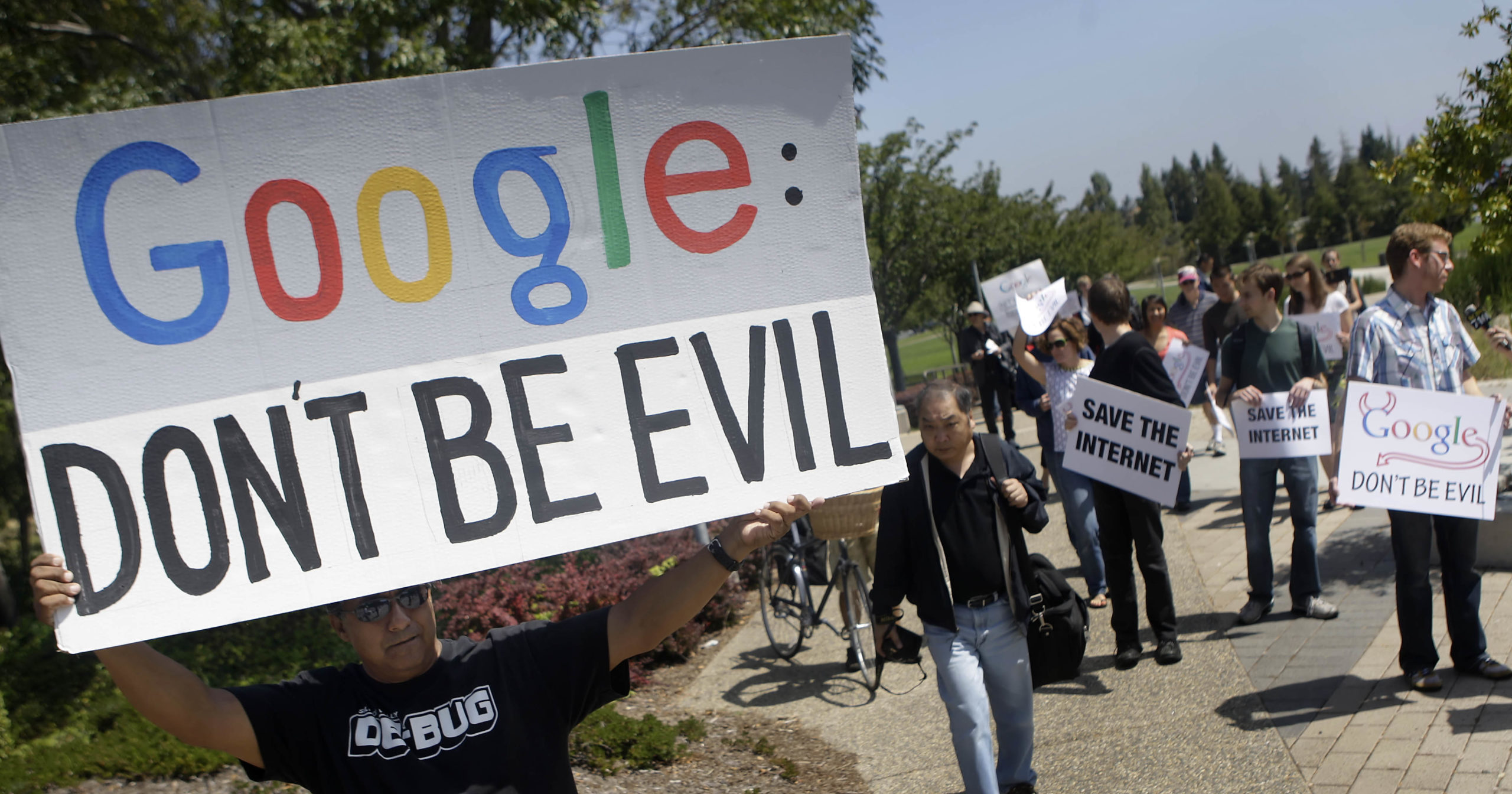 This sign will make Google change its ways! (Photo By Lea Suzuki/The San Francisco Chronicle via Getty Images)