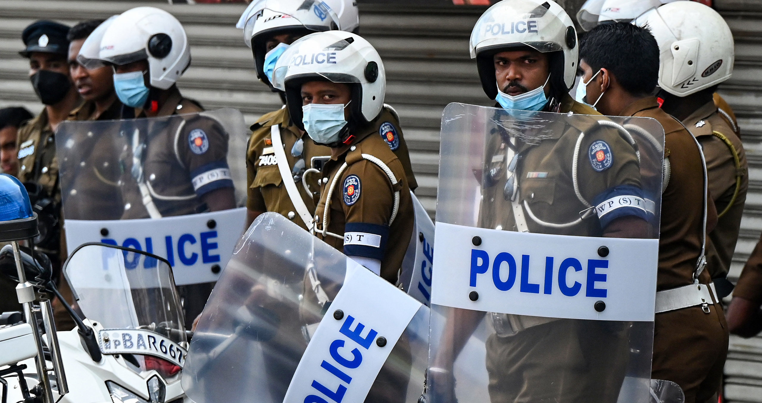 Police in Sri Lanka prepare for trouble.(Photo by Ishara S. KODIKARA / AFP) (Photo by ISHARA S. KODIKARA/AFP via Getty Images)