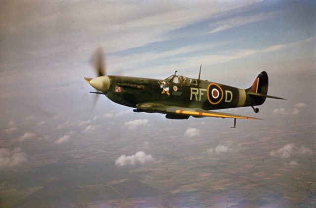 How to fly a Spitfire