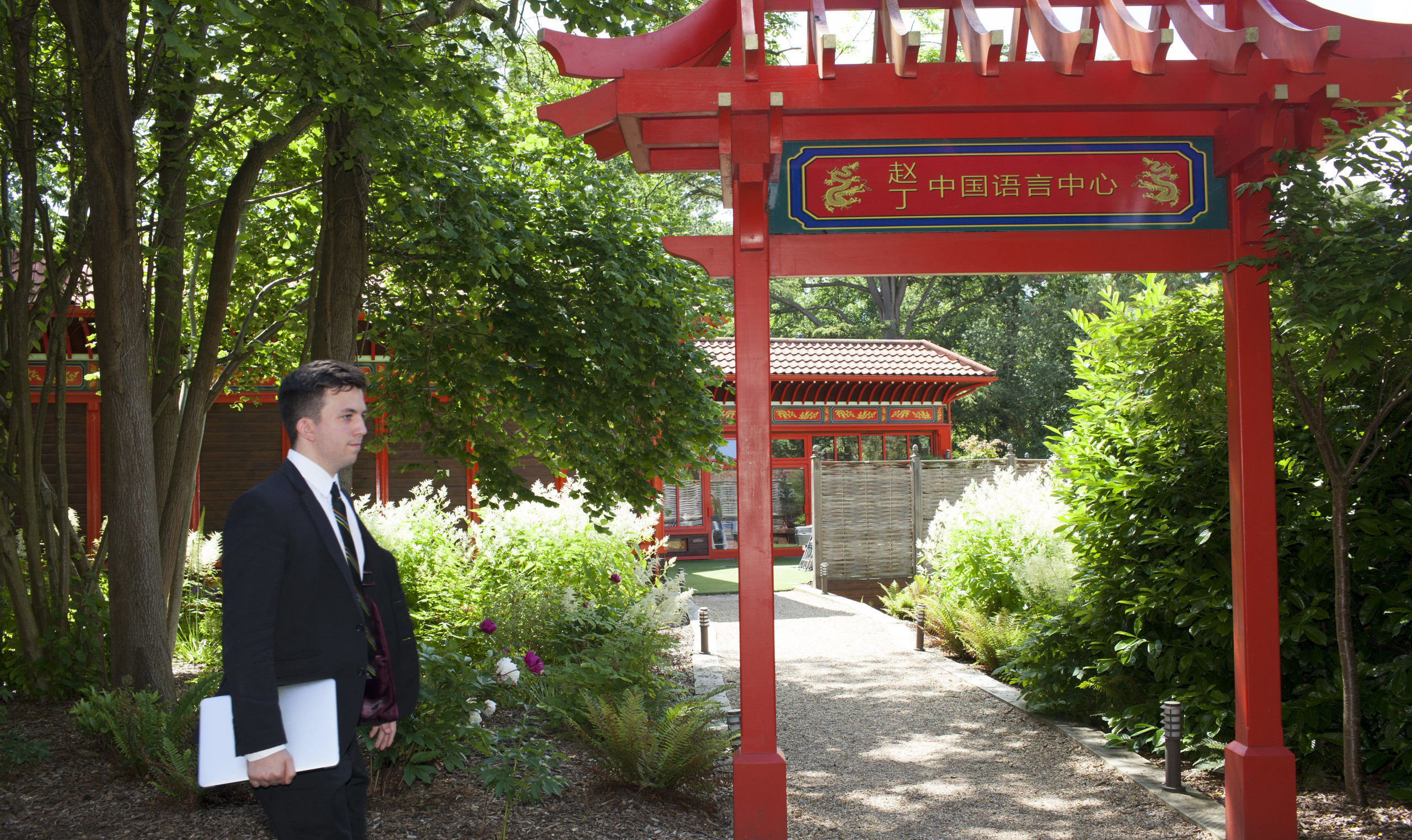 Should've done Geography mate (Photo by Peter Dench/Getty Images Reportage)