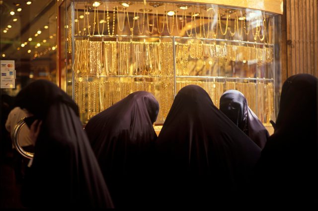 How Dubai entices crooks