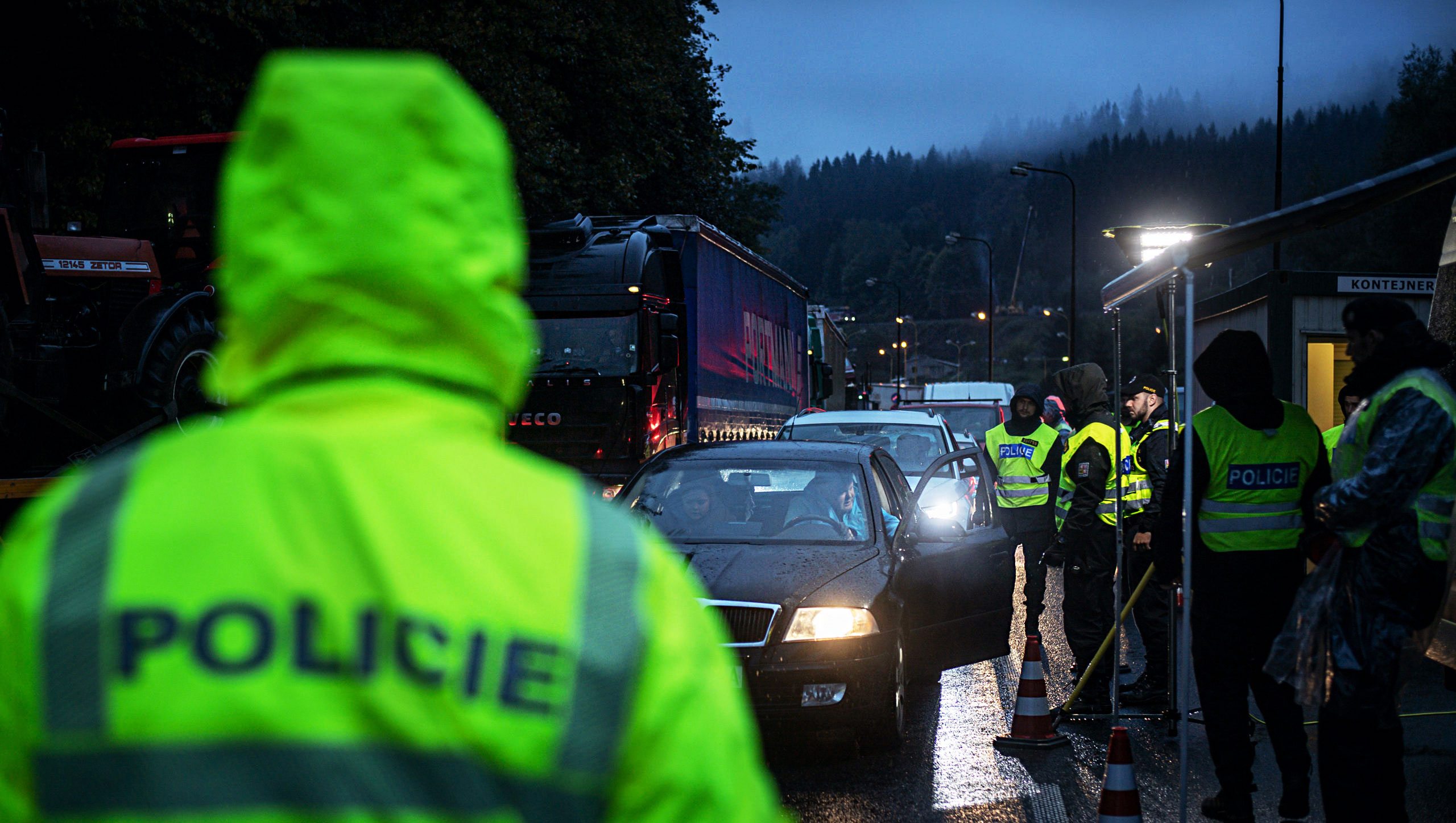 Czech police checks on the Slovakian border. Credit: Getty