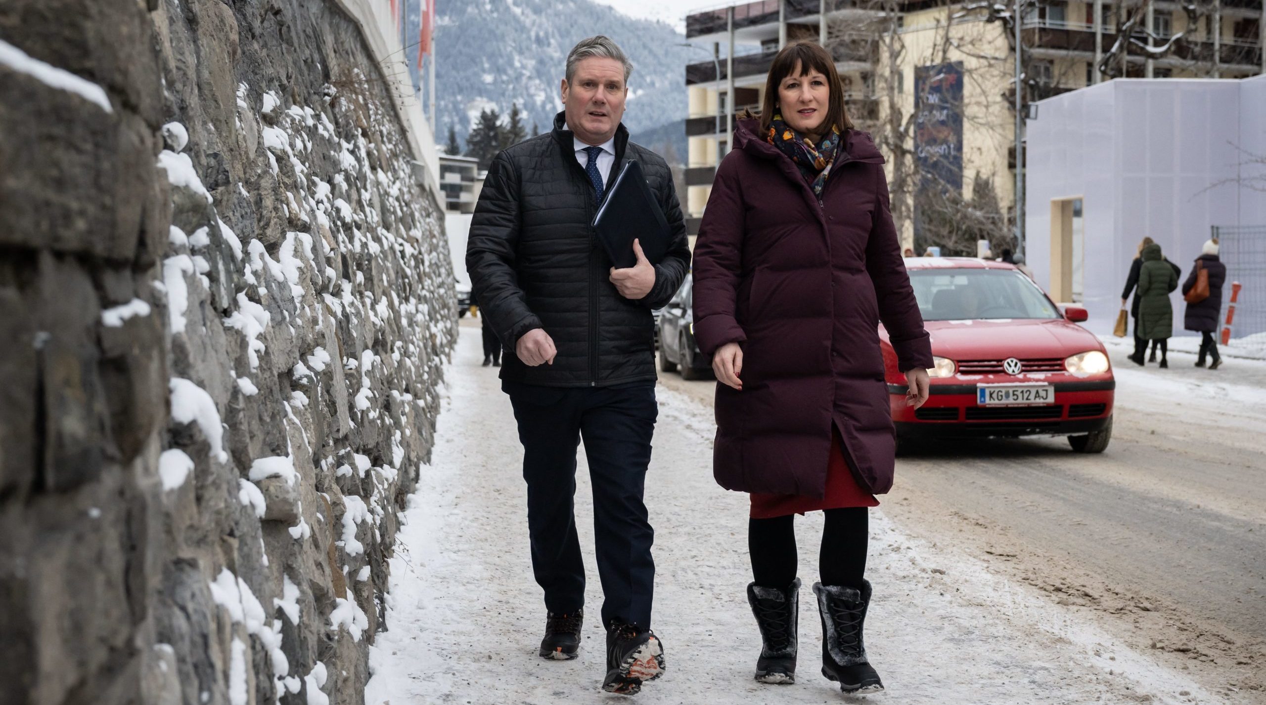 Keir Starmer and Rachel Reeves get a feel for Davos. Credit: Getty.