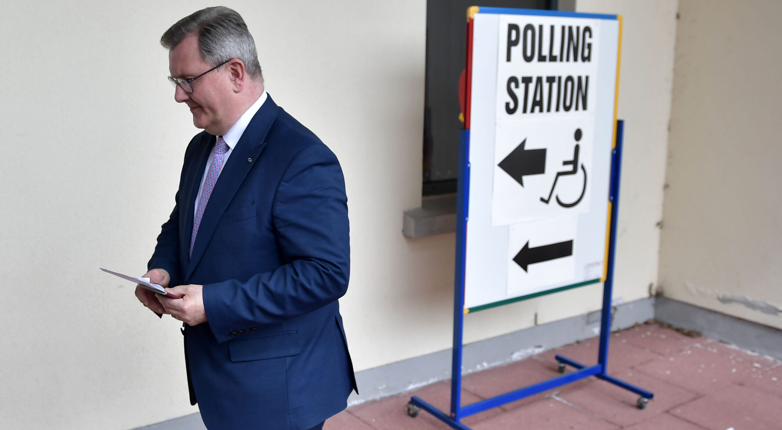 DUP leader Sir Jeffrey Donaldson casts his vote last week. Credit: Getty
