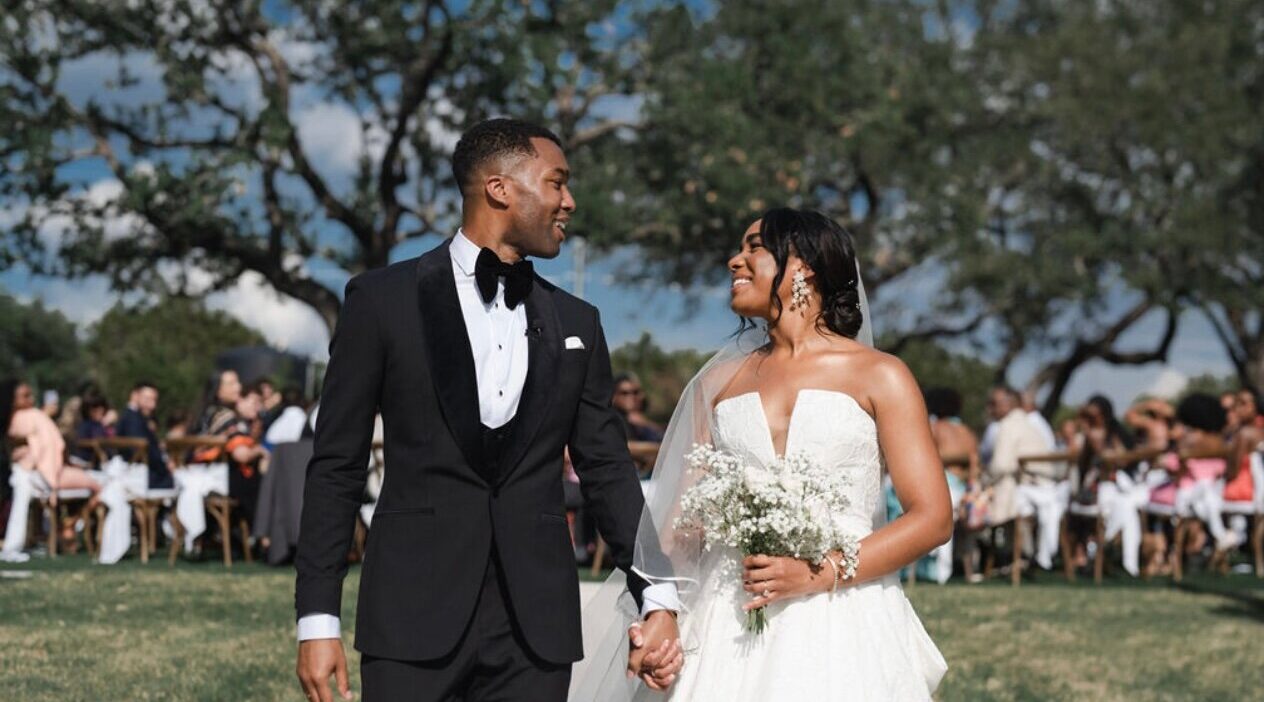 A new survey found a 30-percentage point happiness divide between married and unmarried Americans