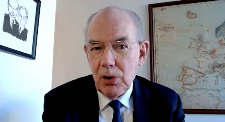 John Mearsheimer speaks to Aleksandr Dugin. Credit: China Academy