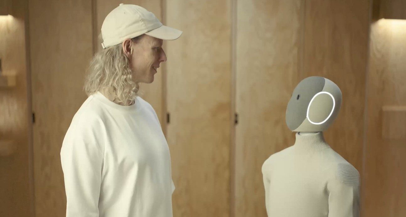 Is the future of domestic housework robotic? Photo: @1x_tech/X.