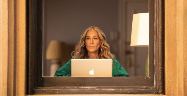 Carrie Bradshaw: party for one. (IMBD)