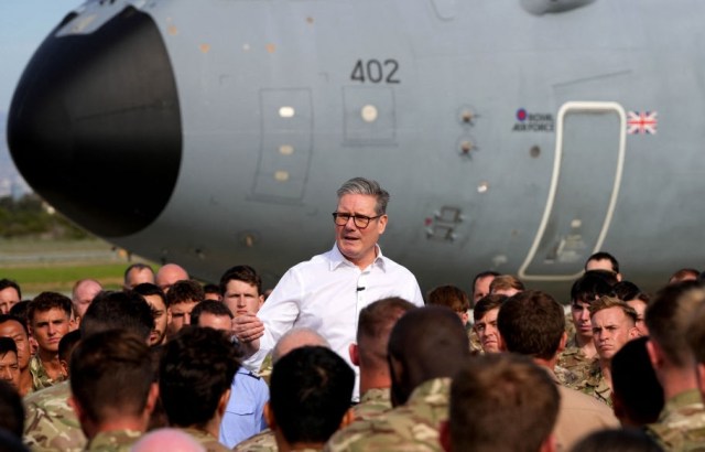 Keir Starmer speaks to soldiers at the RAF base in Cyprus. (Kirsty Wigglesworth/ Getty)